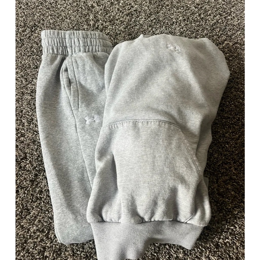 Under Armour Light Gray Matching Set